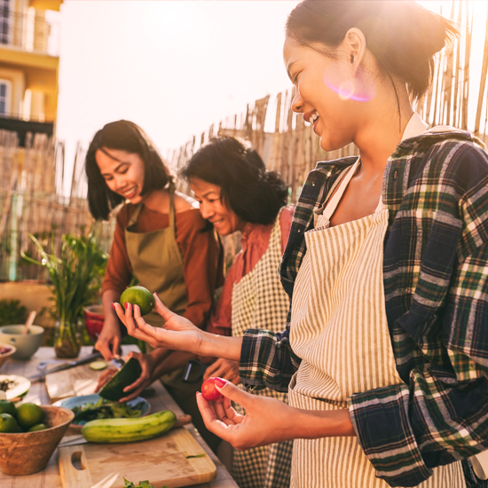 Picture of Thai family preparing meal